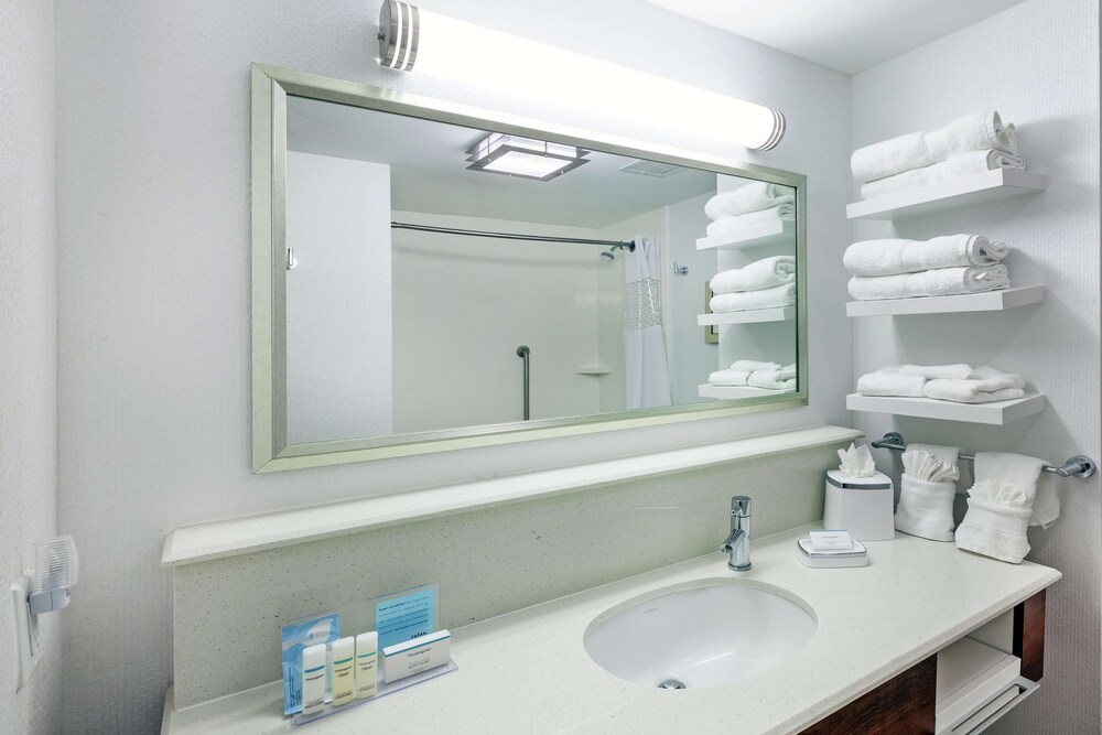 Hampton Inn & Suites by Hilton Houston North IAH - photo 22