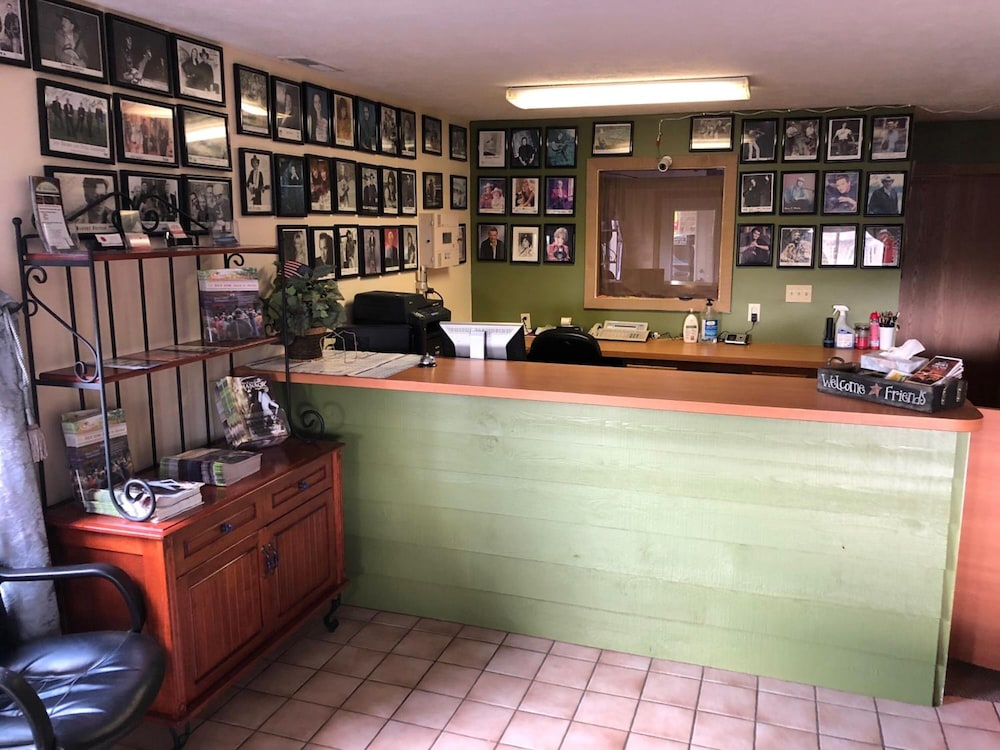 Salt Creek Inn - photo 4