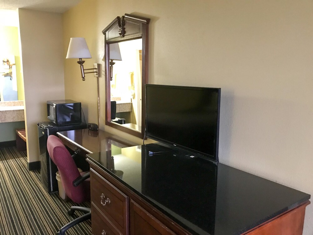 American INN of Orangeburg - photo 22