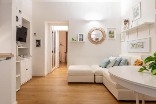 Quiet apartment only a few steps away from MM PTVenezia — 4-Star Luxury Hotel in Milan, Italy