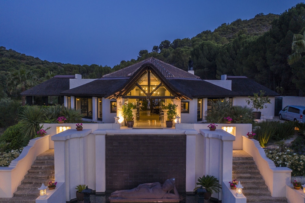 Shanti Som — hotel in Monda