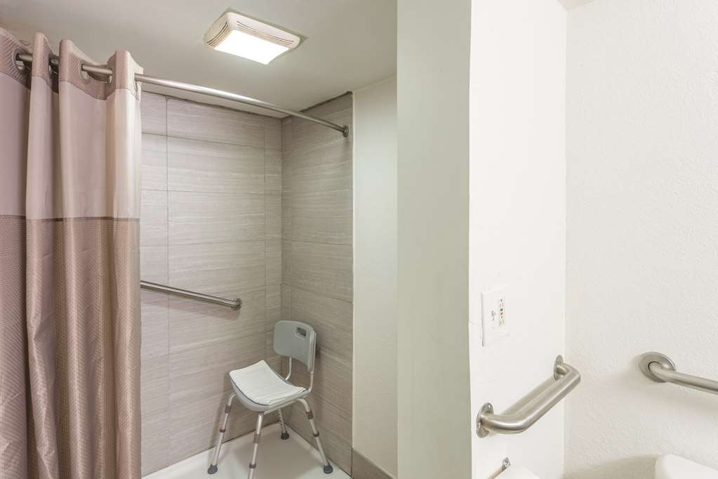 Motel 6 Huntington WV - photo 12