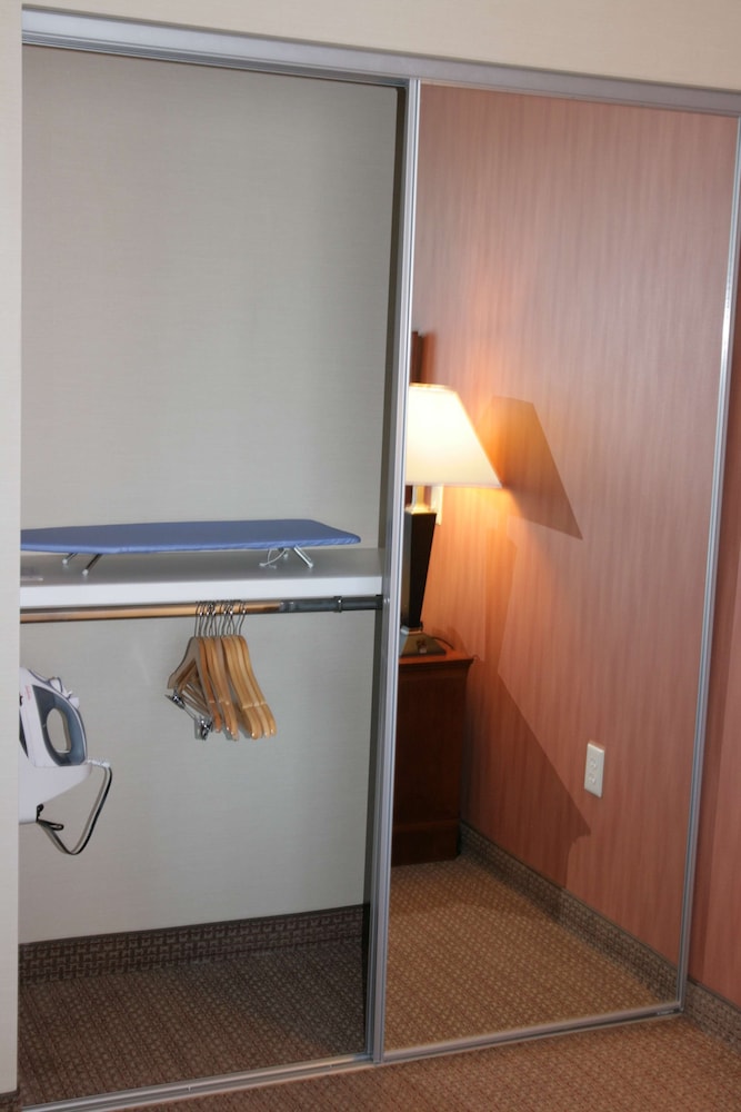 Hampton Inn & Suites Folsom - photo 23