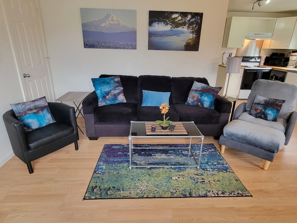 Hood River Suites Apartment Hotel - photo 40