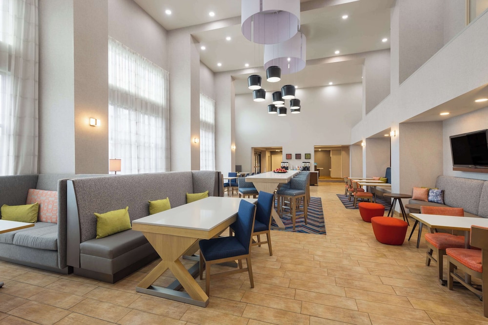 Hampton Inn & Suites Harrisburg North - photo 3