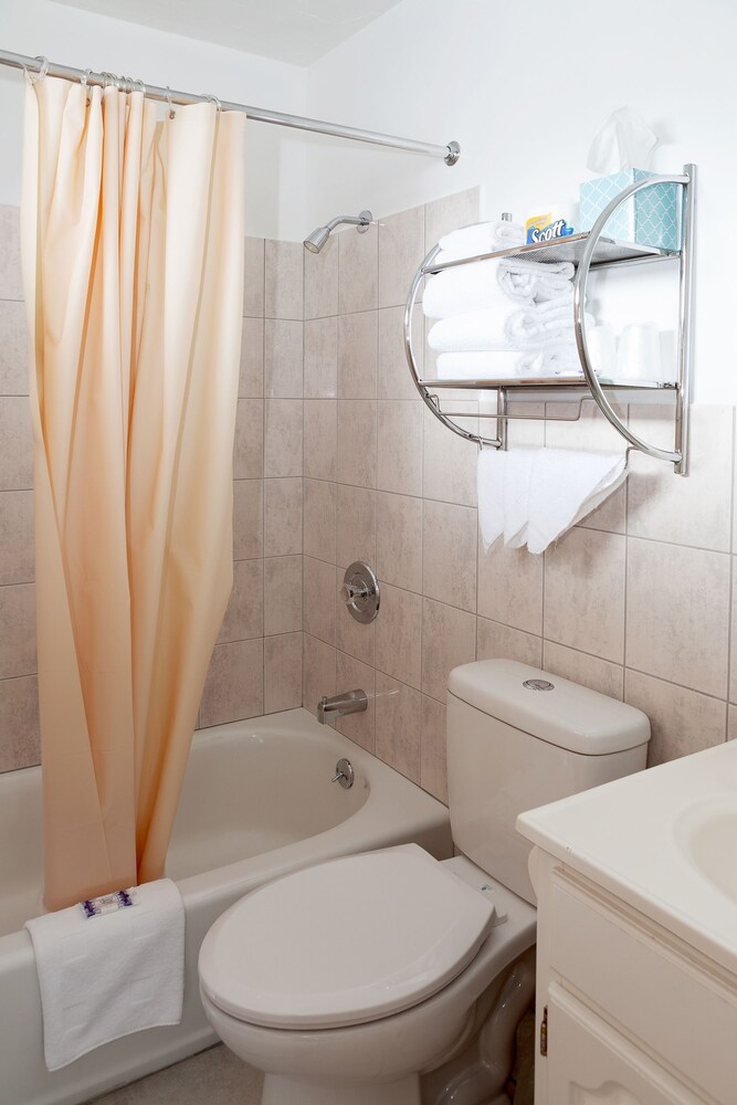 Town & Country Motor Inn - photo 32