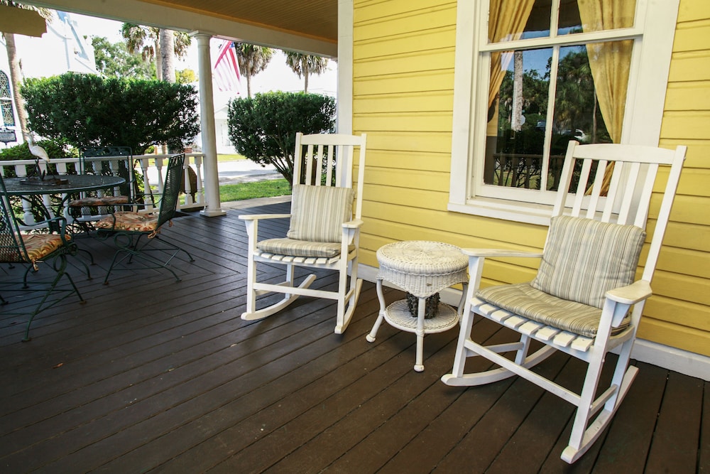 Coombs Inn and Suites - photo 43