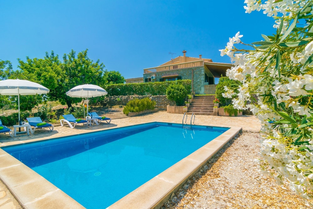 Cantabou Sa Coma D'inca — 4-Star Luxury Hotel in Selva, Spain