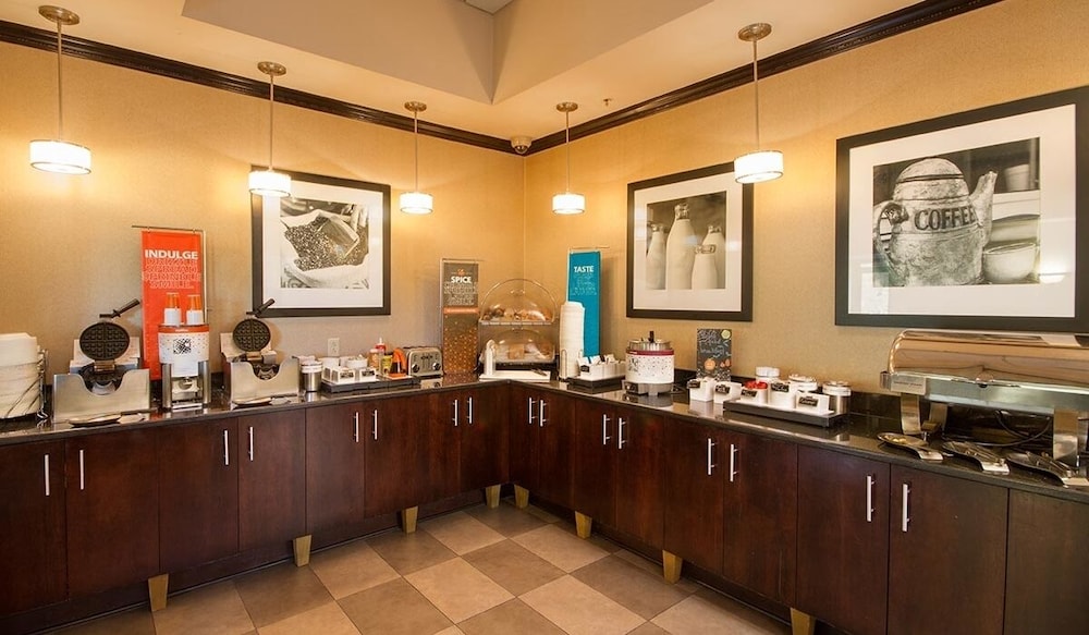 Hampton Inn & Suites Houston Katy - photo 28