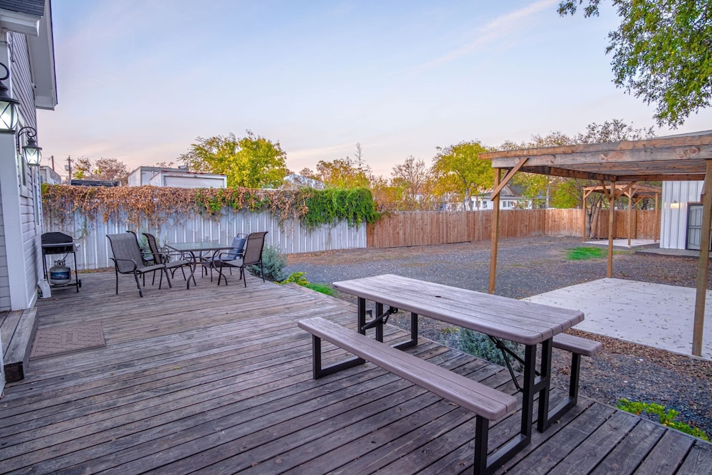 Prosperity Place Remodeled 3br 2ba Near Downtown - photo 32