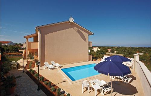 5 Bedroom Stunning Home In Liznjan — 4-Star Luxury Hotel in Liznjan, Croatia