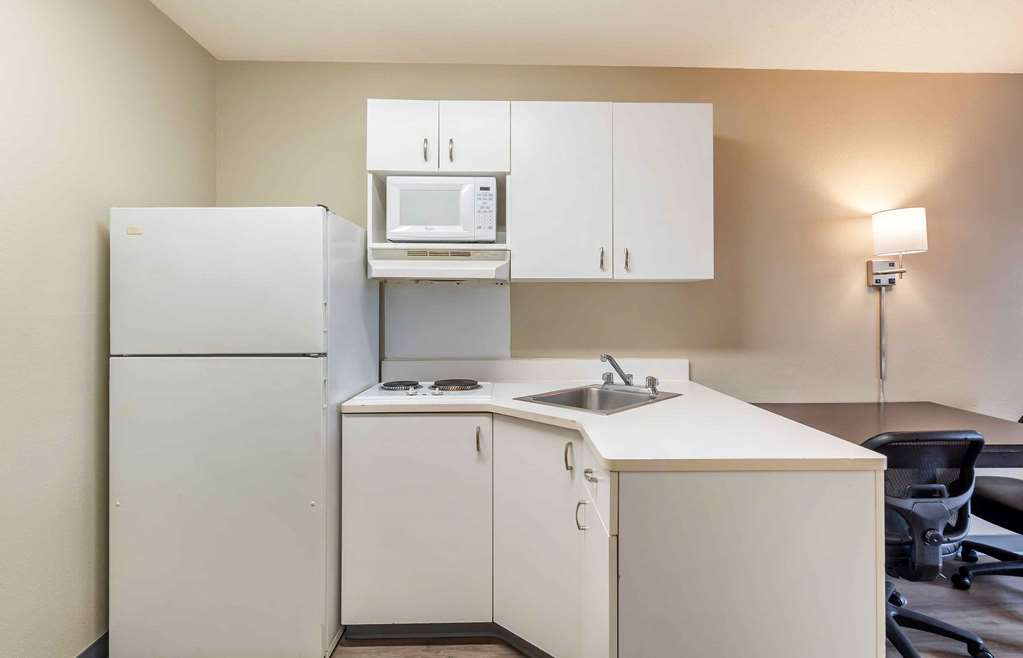 Extended Stay America Suites Chicago Woodfield Mall - photo 24