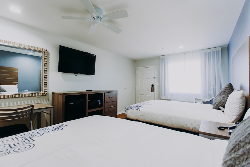 Scottish Inns and Suites Near Kemah Boardwalk - photo 18