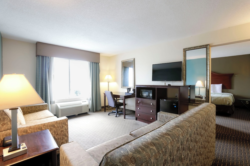 Copley Inn & Suites By OYO Akron OH - photo 19