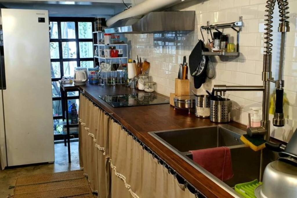Beautiful 5 Story Family House