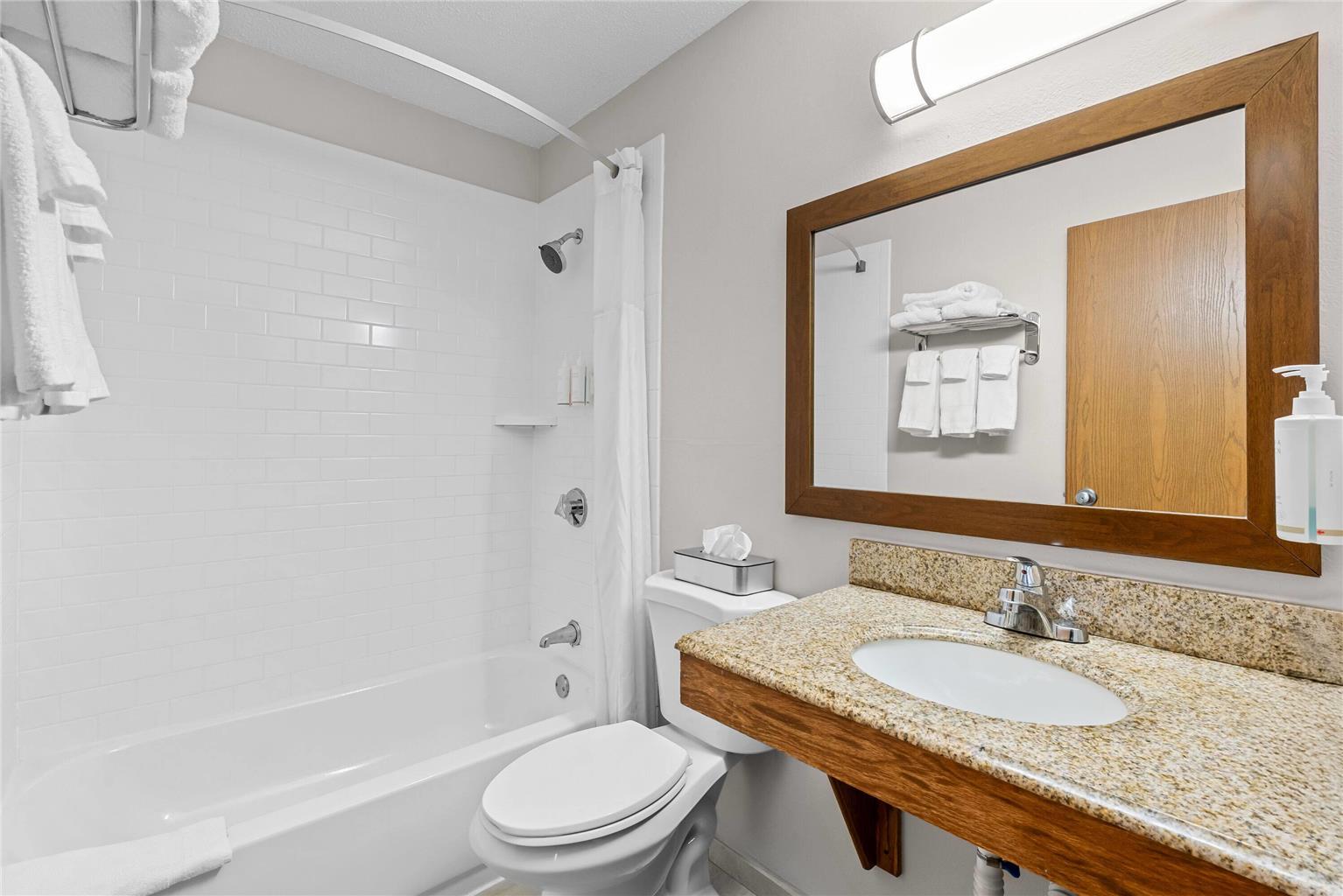 Days Inn by Wyndham Brunswick Bath Area - photo 18