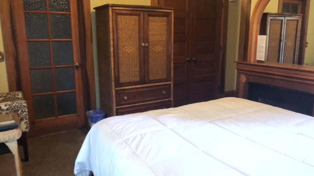 Pacific Grove Inn - photo 27