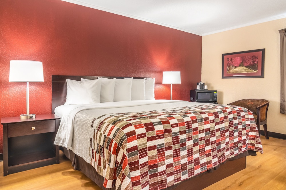 Red Roof Inn Ashtabula Austinburg - photo 17