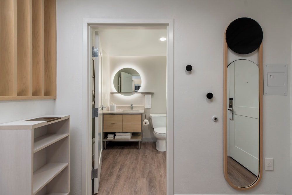 Towneplace Suites By Marriott Cincinnati Oakley - photo 20