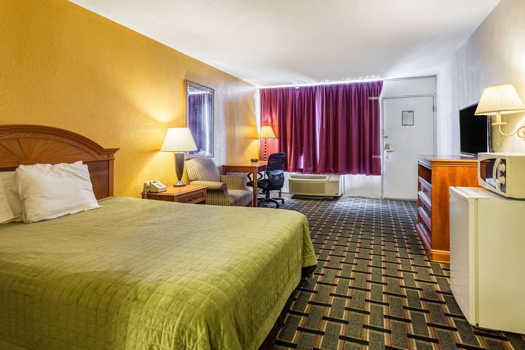 Rodeway Inn Denmark Jackson - photo 12