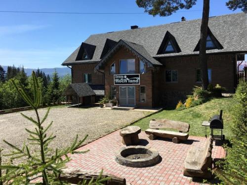 Hoch Land in Yablunytsya, Ukraine