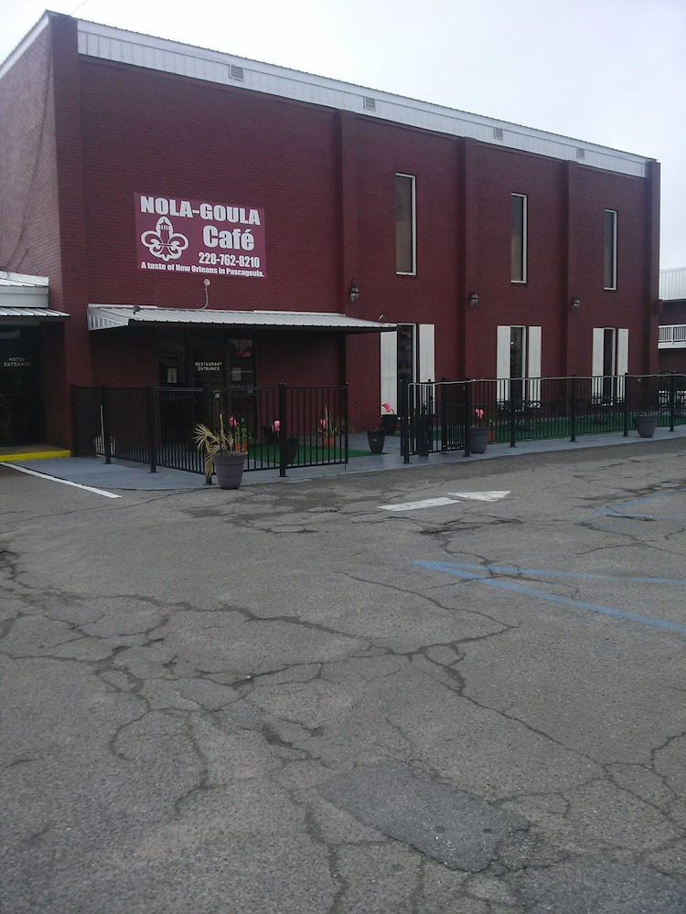 Nola Goula Inn & Suites - photo 25
