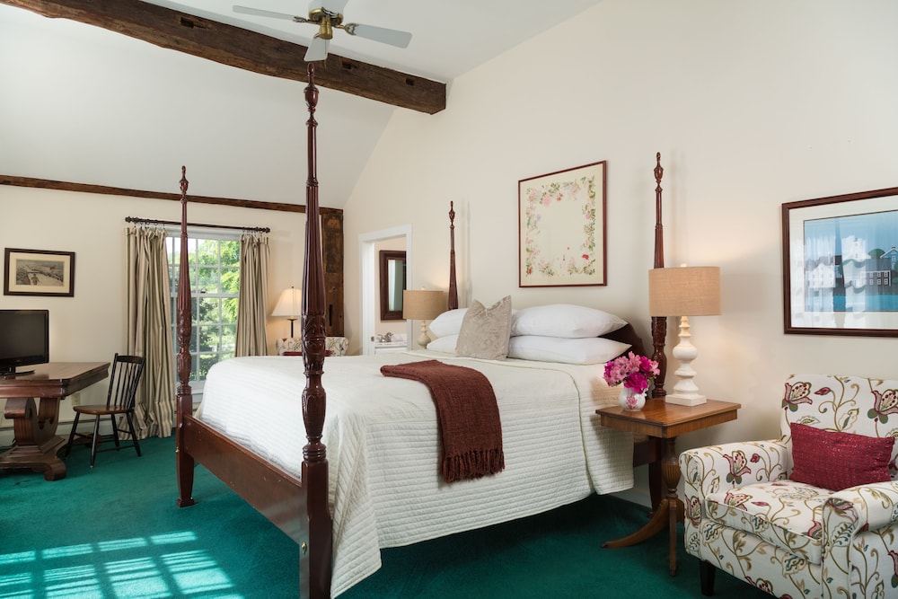 Chesterfield Inn - photo 24