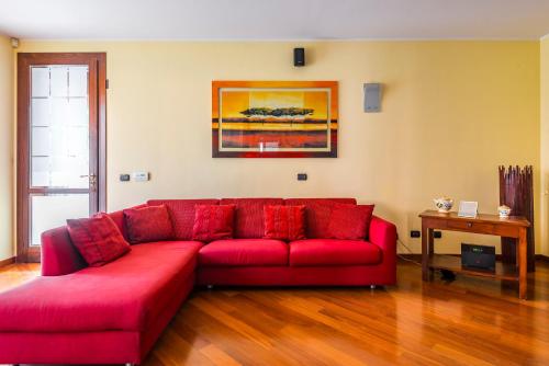 Jacuzzi Apartment in Italian Villa Wi Fi & Garden Sassuolo Maranello — 4-Star Luxury Hotel in Casalgrande, Italy