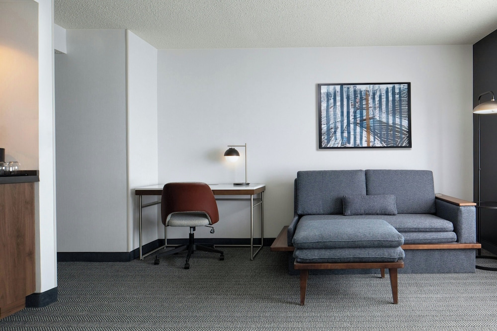 Courtyard by Marriott Chicago Downtown River North - photo 23