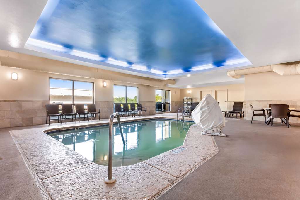 Comfort Suites Gulfport Central - photo 23