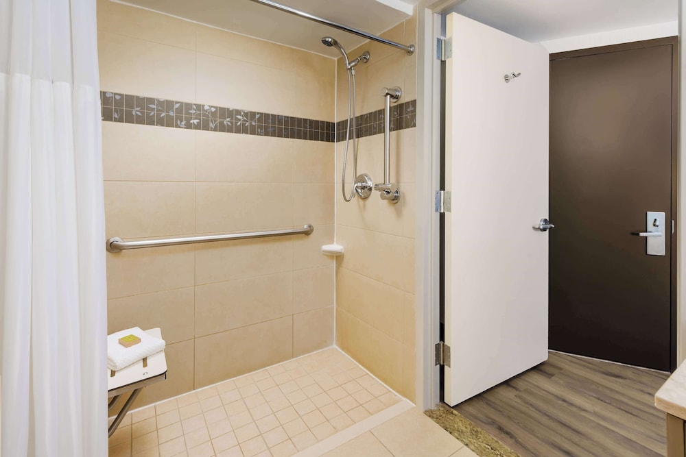 DoubleTree by Hilton Hotel New York City Chelsea - photo 21