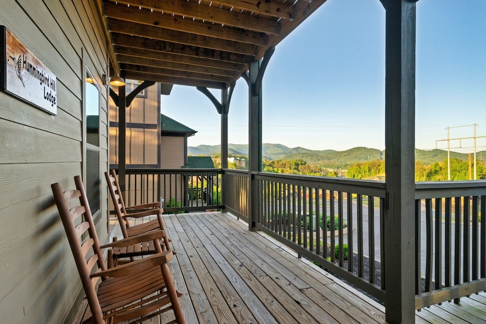 Hummingbird Hill Vista Pool HotTub View - photo 65