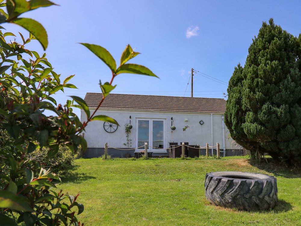Ty Cwtch - carbon neutral hotel in Carmarthen