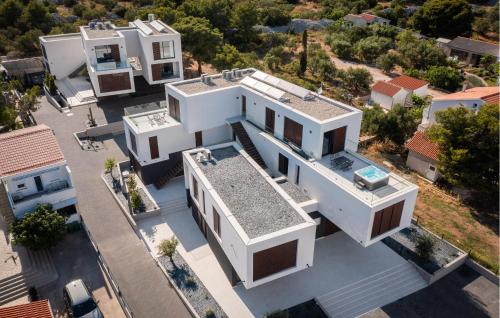 Cozy Apartment In Betina With Wifi — 5-Star Luxury Hotel in None, Croatia