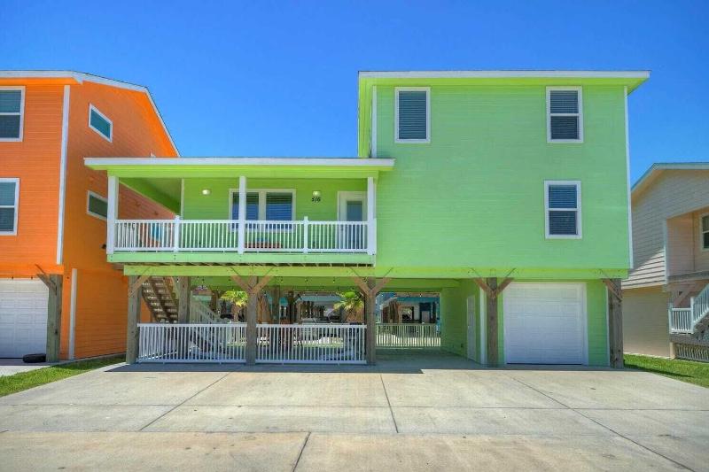 Reel Life Dreams by Avantstay Pool Near Beach - photo 16