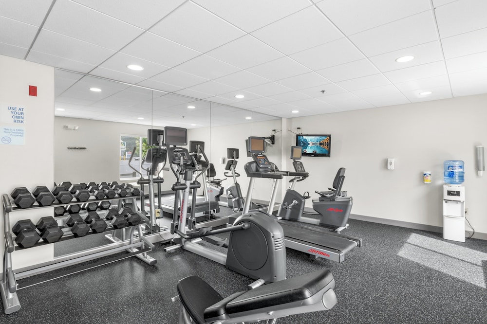 Holiday Inn Express Hartford Newington by IHG - photo 40