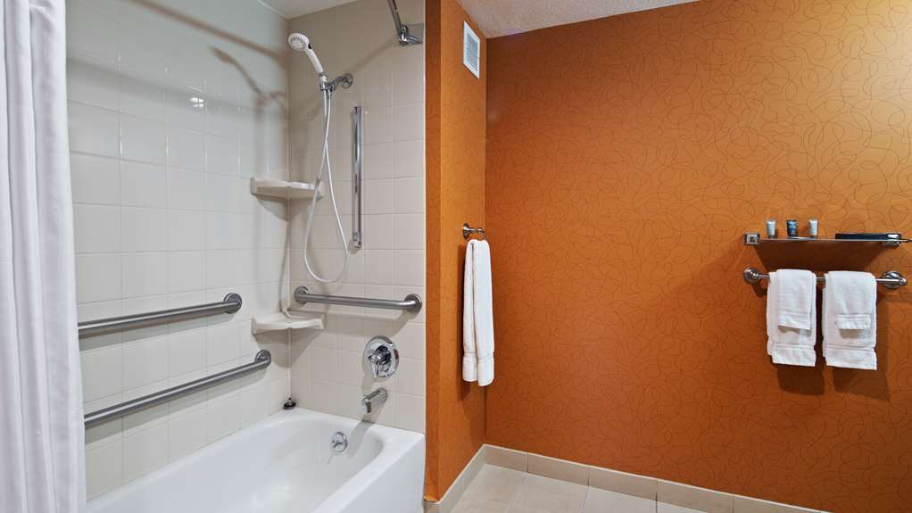 Best Western Plus Fresno Airport Hotel - photo 13