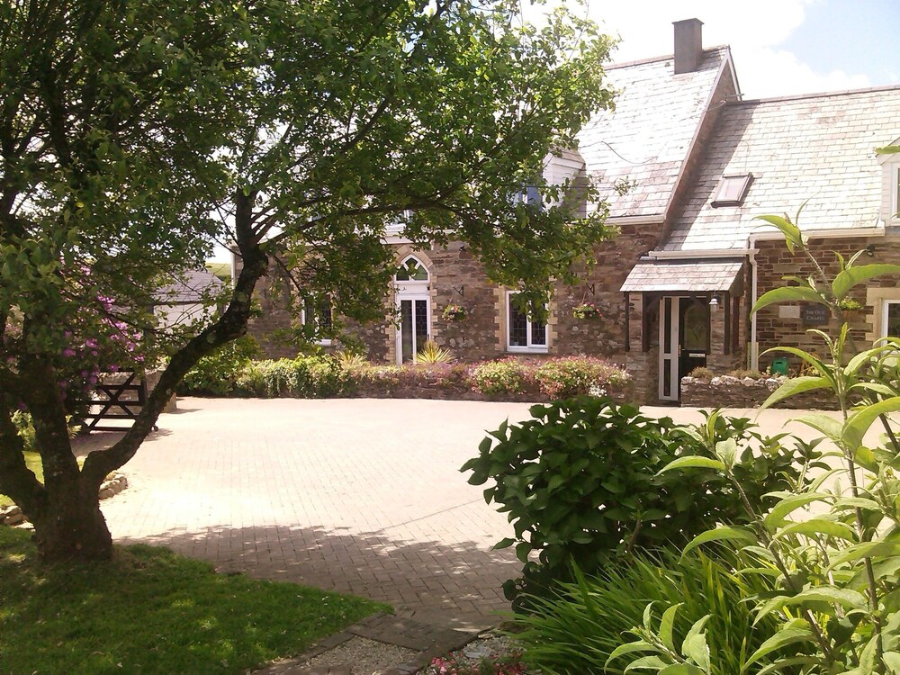 The Old Chapel B And B — 5-Star Luxury Hotel in Lostwithiel, United Kingdom