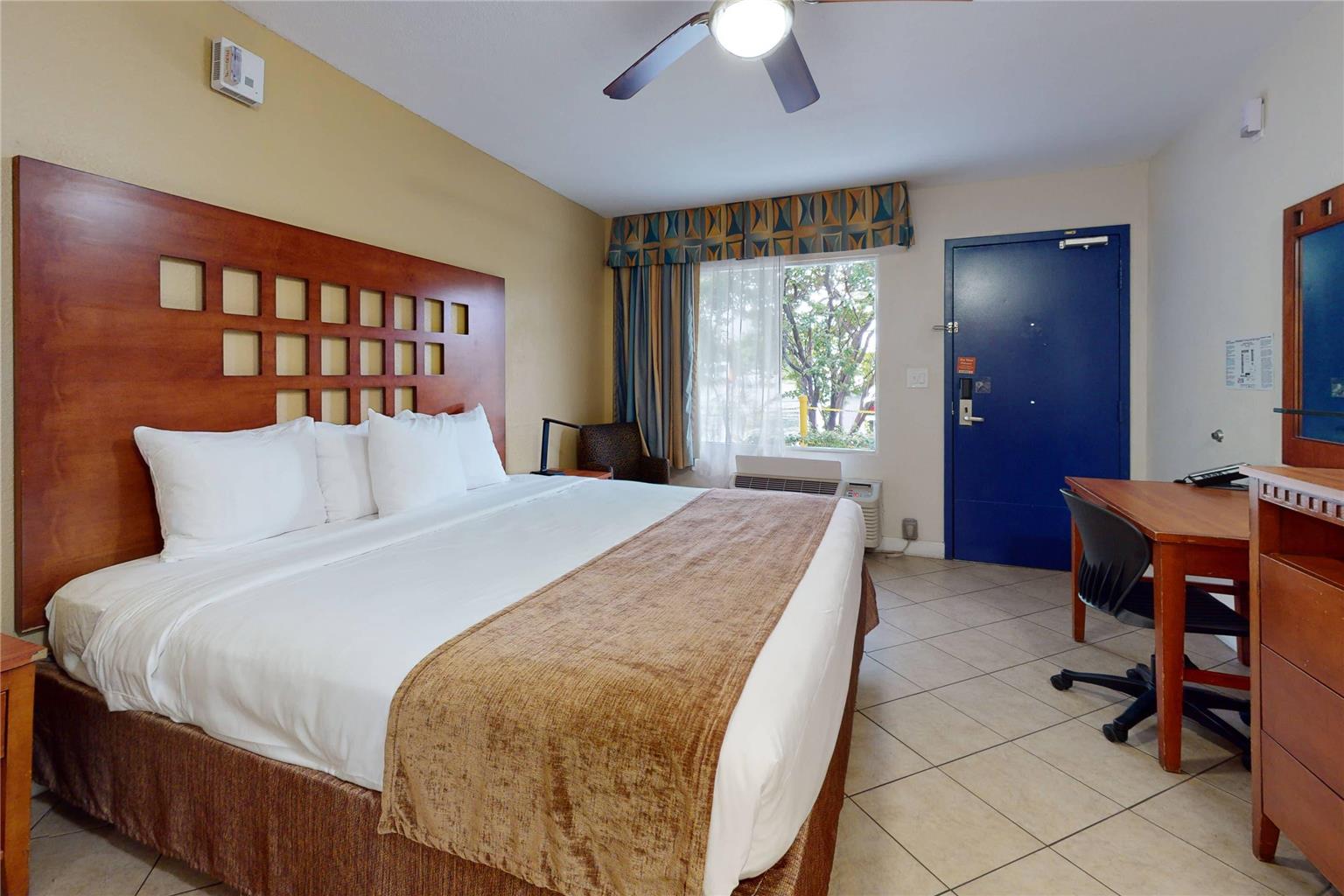 Rodeway Inn & Suites Fort Lauderdale Airport & Cruise Port - photo 12