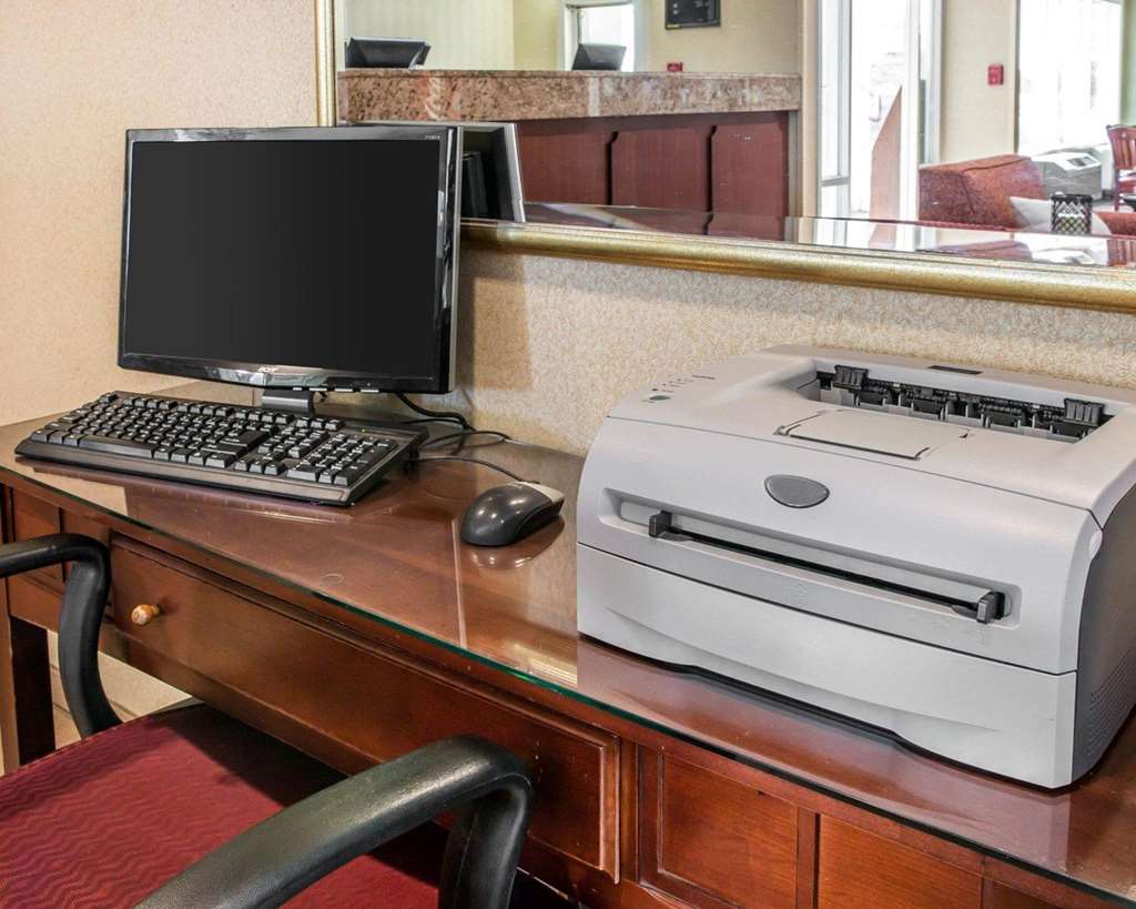 Quality Inn Holland Toledo - photo 17