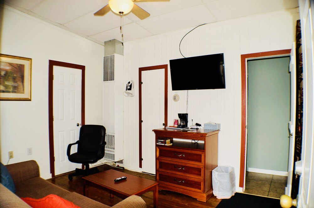 CedarWood Inn - photo 78
