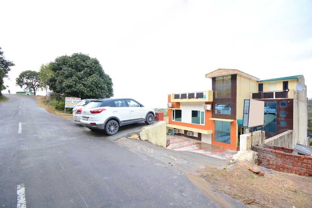 Oyo 27963 Dreamland — Panchkula