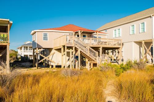 Heather Leigh by Oak Island Accommodations - featured photo