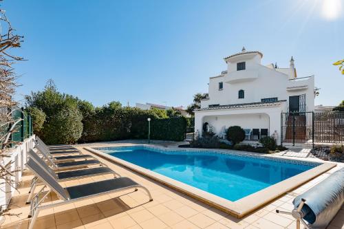 Casa Branca — 4-Star Luxury Hotel in Estombar, Portugal