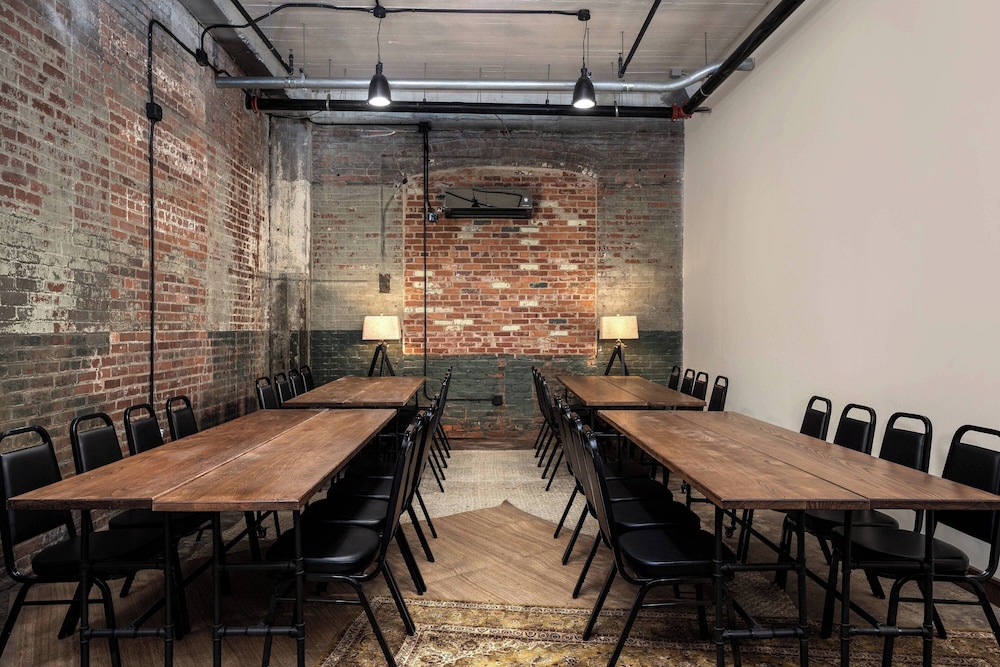 Moxy Chattanooga Downtown - photo 34