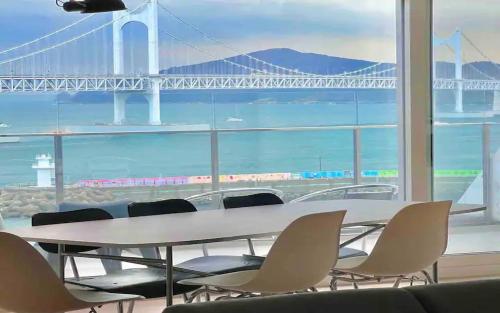 Gwangan Bridge Full View Terrace Penthouse — 4-Star Luxury Hotel in Busan, South Korea