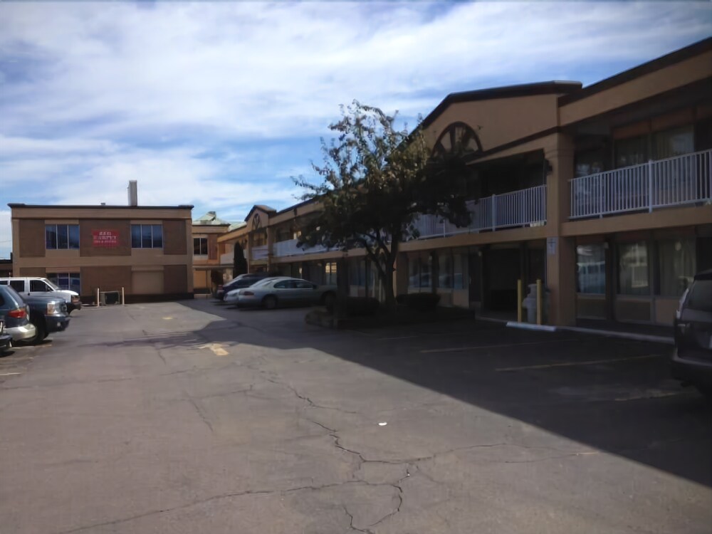 Red Carpet Inn And Suites Scranton - photo 20