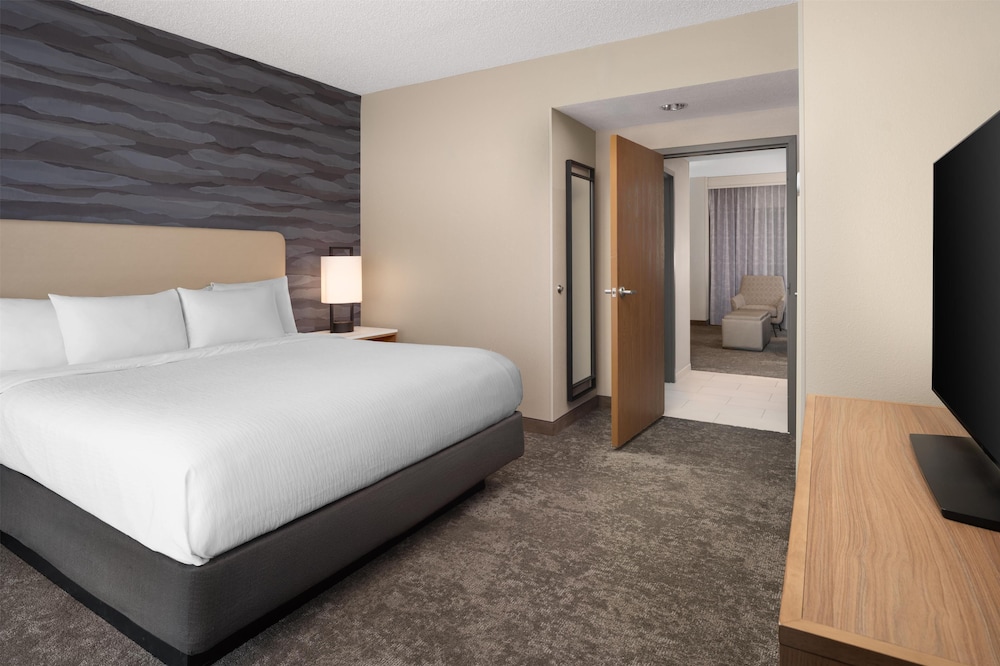 Embassy Suites by Hilton Charleston Airport Convention Ctr - photo 13