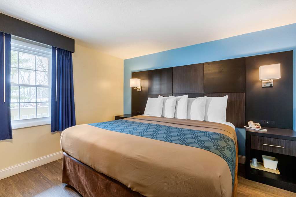 Econo Lodge West Yarmouth on Cape Cod - photo 10