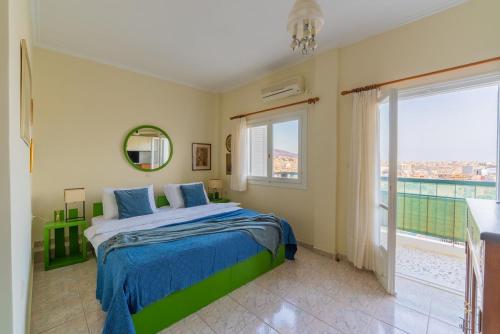Amazing View Studio at Filopappou Hill in Koukaki — 4-Star Luxury Hotel in Athens, Greece